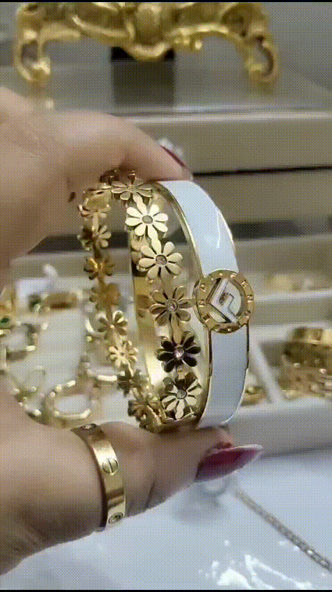 GIF 1