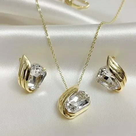 Golden 18k Gold Plated Stainless Steel Stone Pendant Set