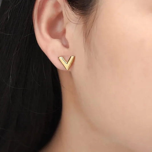 V EARING 18k Gold Plated Stainless steel